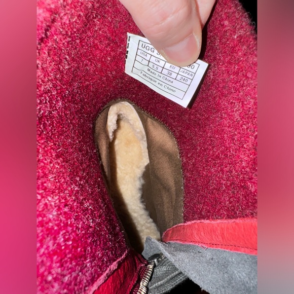 ⭐️UGG Heeled Boots w/fabric, size 7⭐️ - Picture 11 of 17